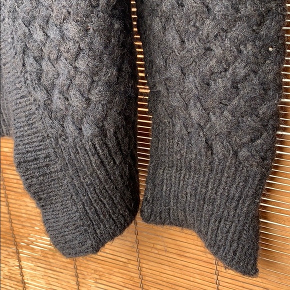 Super cute ALC sweater with open back knit wool - Picture 6 of 8